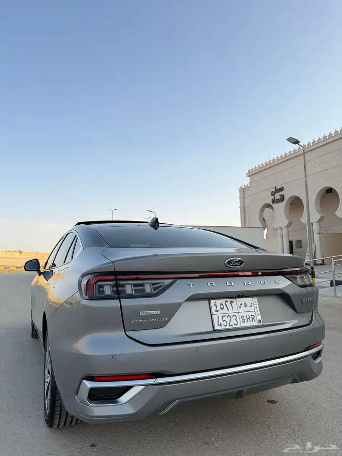 فورد تورس 2024 فل كامل تيتانيوم 23