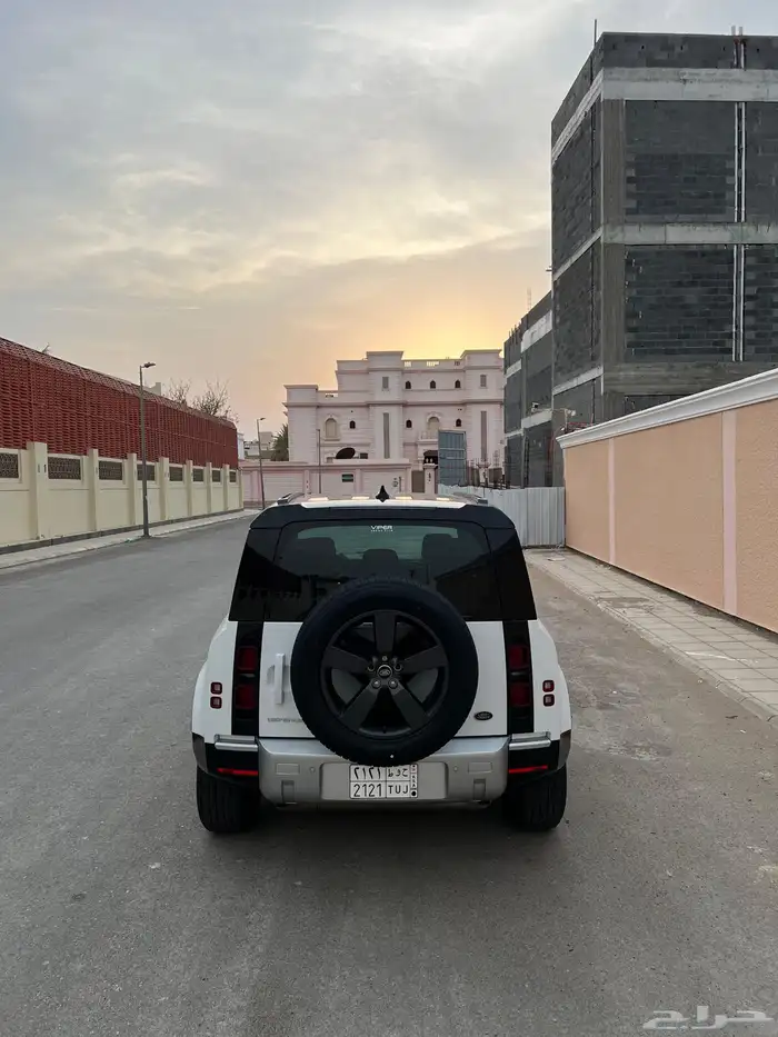 لاندروفر ديفيندر 110 ناغي 2023 ضمان وصيانه مجانيه 8