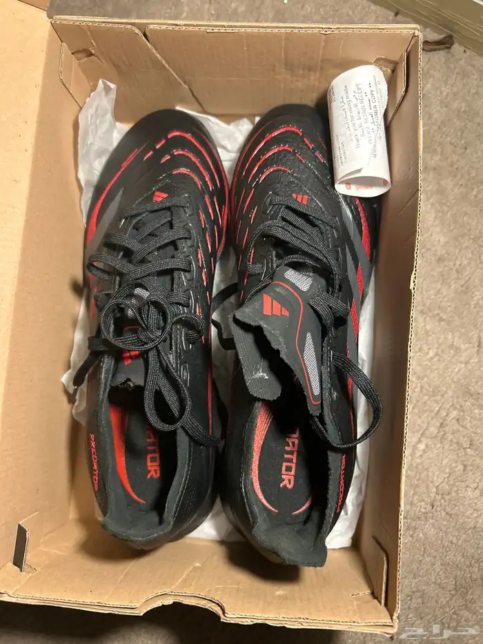 جزمه اديداس عشب صناعي مقاس الجزمه 40 - غير مستخدمه السعر220 0