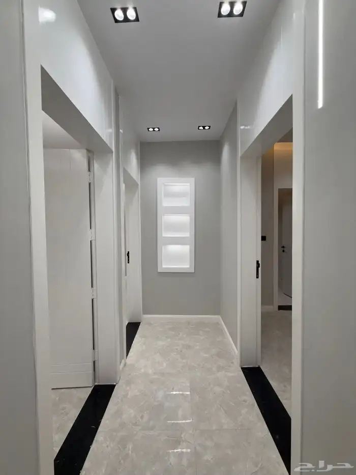 للبيع شقق سكنية فاخرة بموقع مميز ومكتمل الخدمات شرق الخميس 14