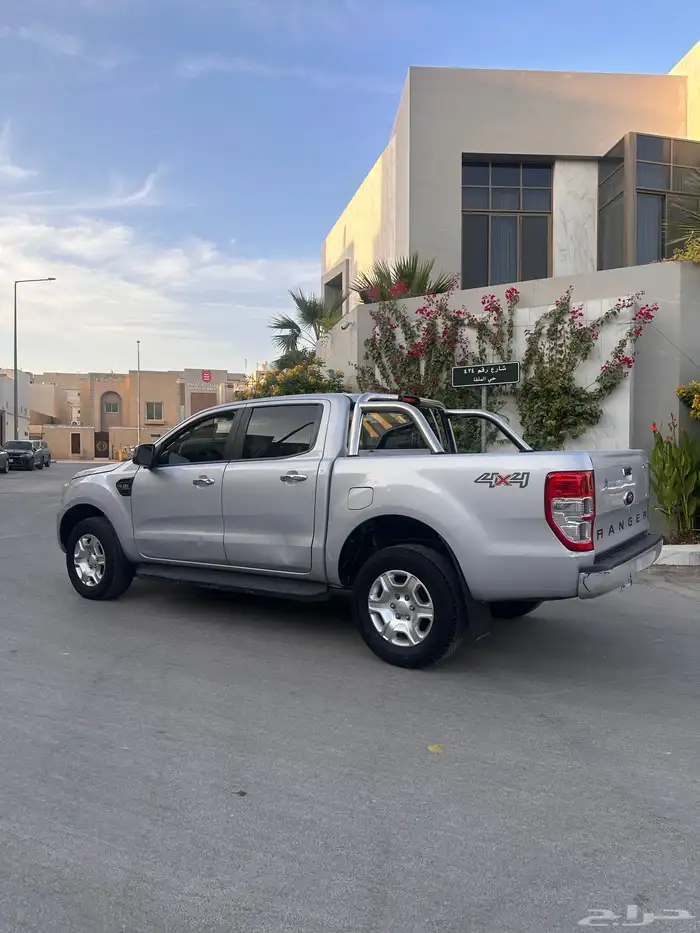 للبيع فورد رينجر 2016ديزل قير اتومتيك المكينه الكبيرة 10