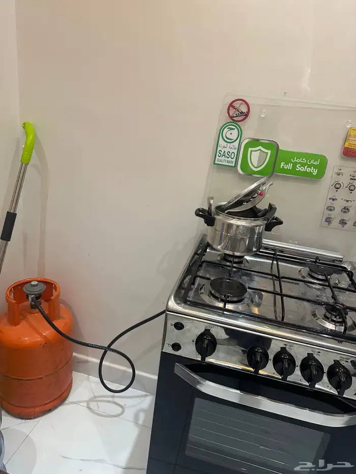 فرن وغسالة ودبة غاز مع ملحقات دبة الغاز شبه جديده 3 شهور 2