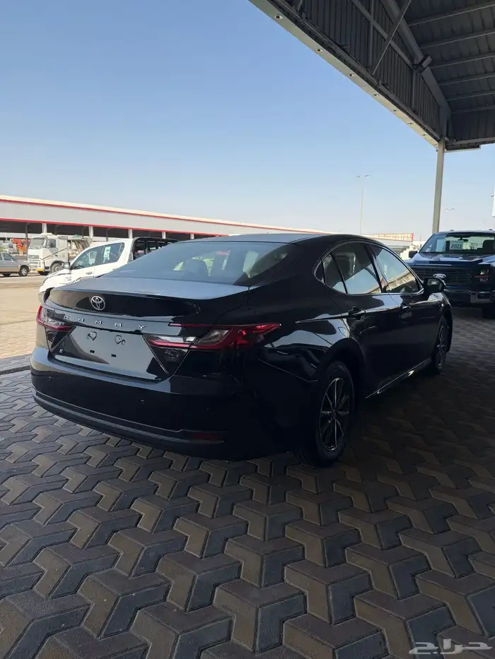 تويوتا كامري E موديل 2025 6