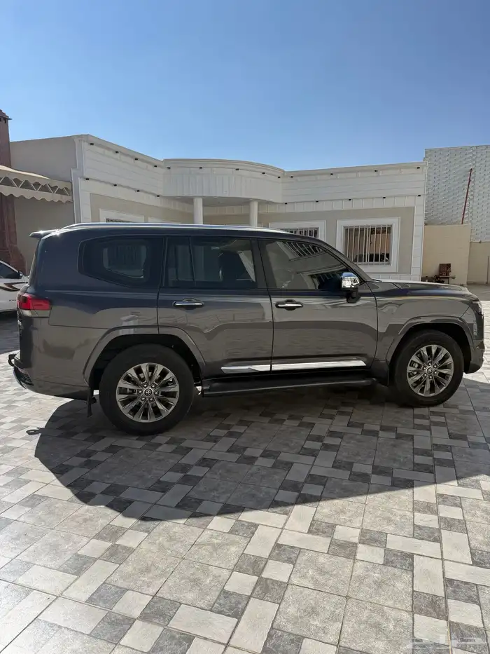 لاندكروزر 2023 L3 وكالة كامل ديزل 4