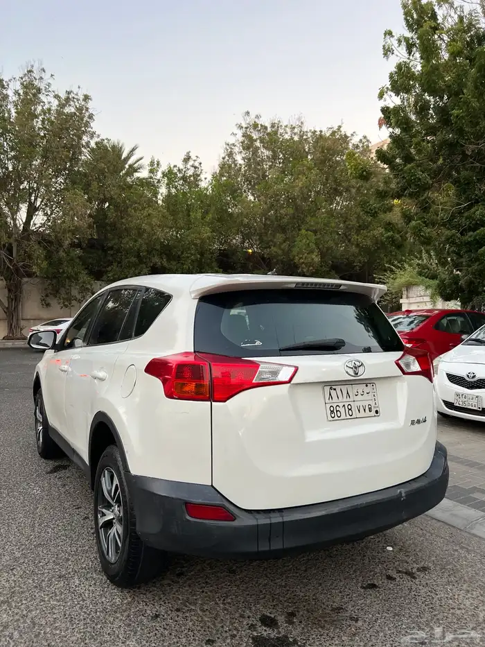 للبيع تايوتا راف فور ابيض نظيف 3