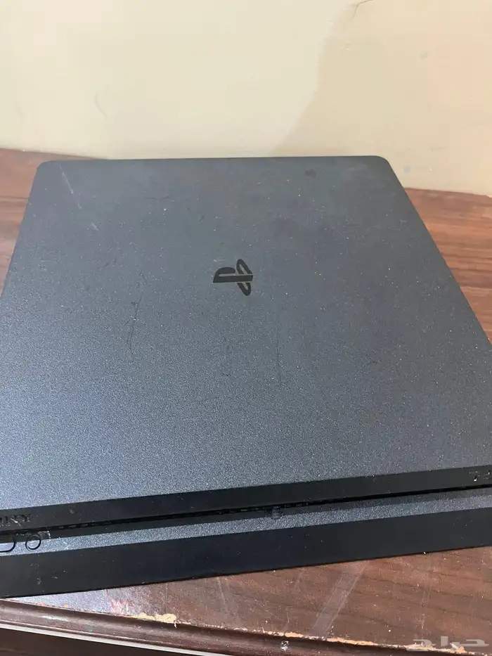 بلايستيشن 4  سليم مع الأسلاك بس بدون يد نظيف 0