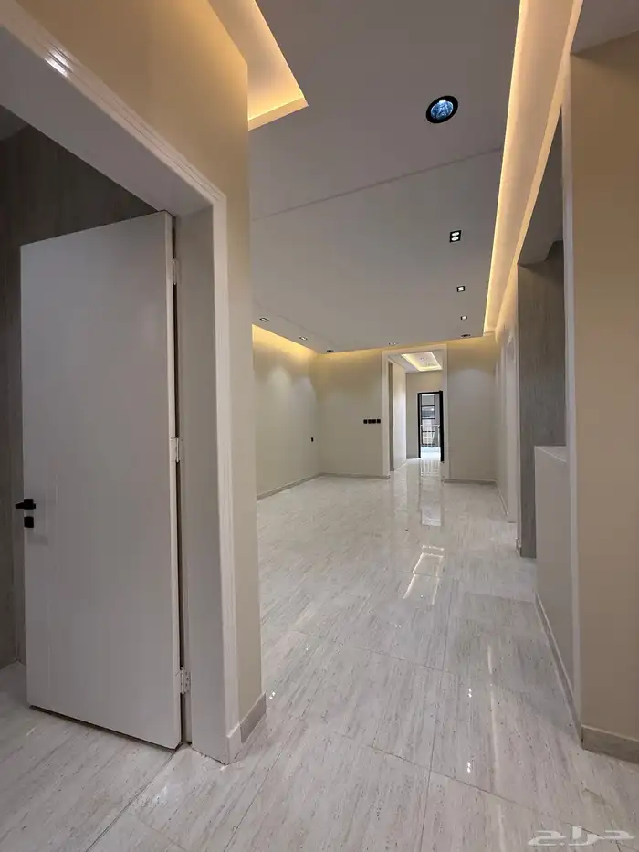 للبيع روف 9 غرف طريق أبها الخميس مقابل نادي ضمك بسعر 750الف 42