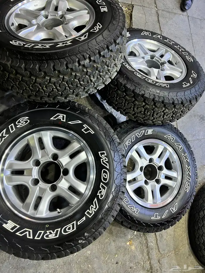 جنوط الحميد مع كفرات مكسس جيب ربع مقاس 255 70 16 25 11