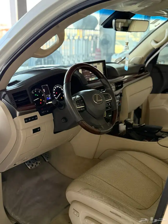 لكزس 2016 19