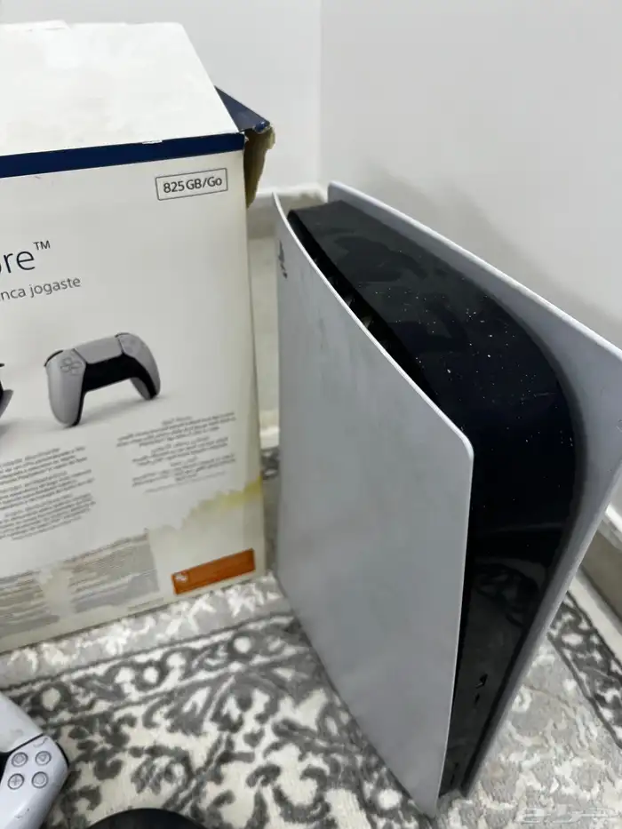 بلاستيشن 5 للبيع استخدام سنه ونص 3