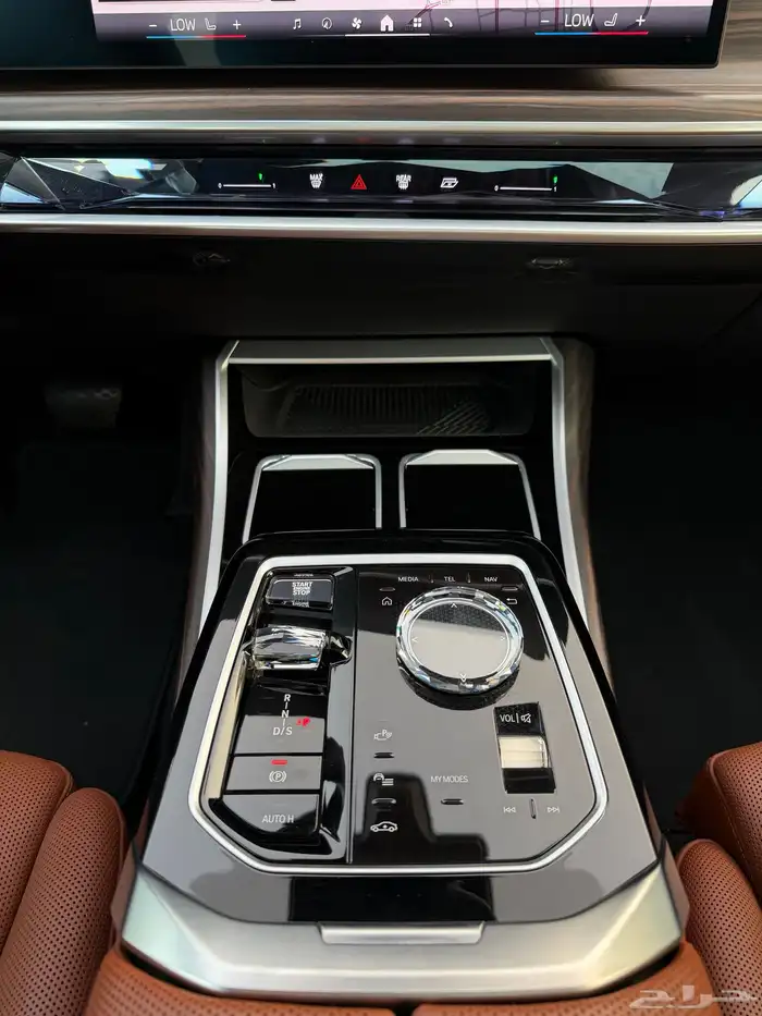 بي ام دبليو 740 Liاعلى فئة 2023 للبيع 26