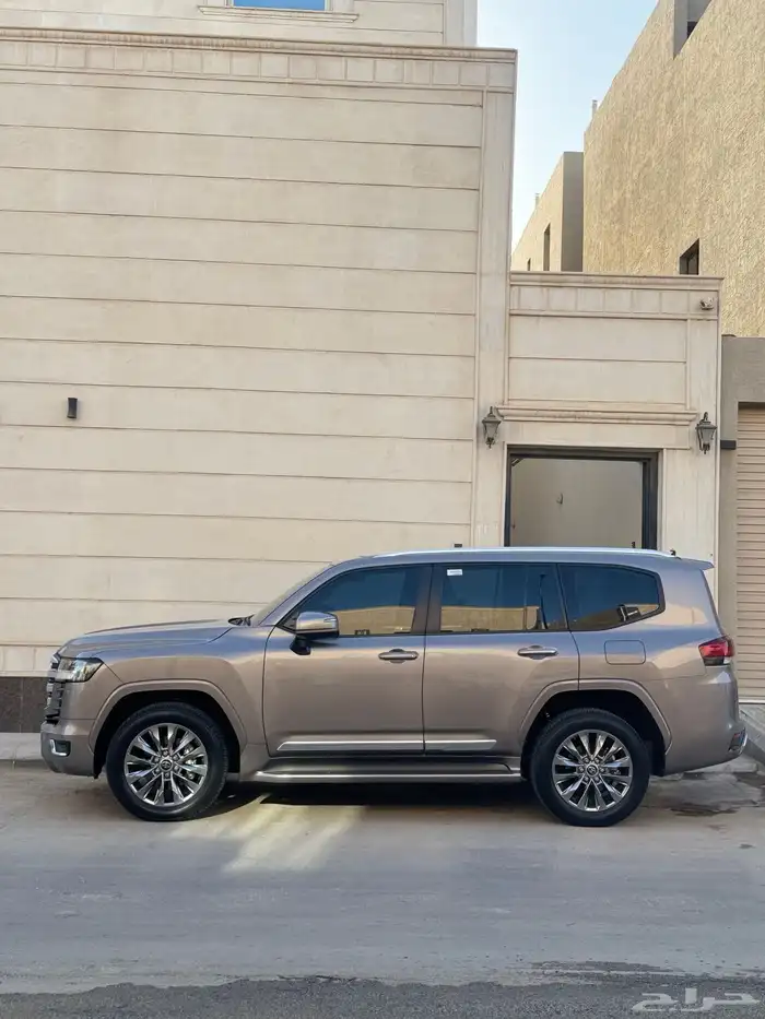 لاند كروزر رقم L4 2023 9