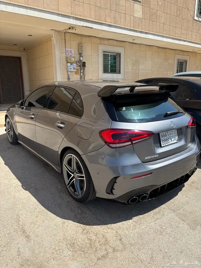 مرسدس A45 2021 AMG هاتشباك 3