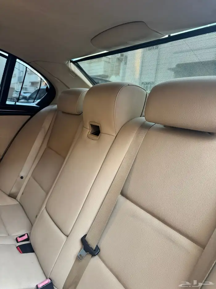 سيارة BMW 523i الفئة الخامسة موديل 2008 7