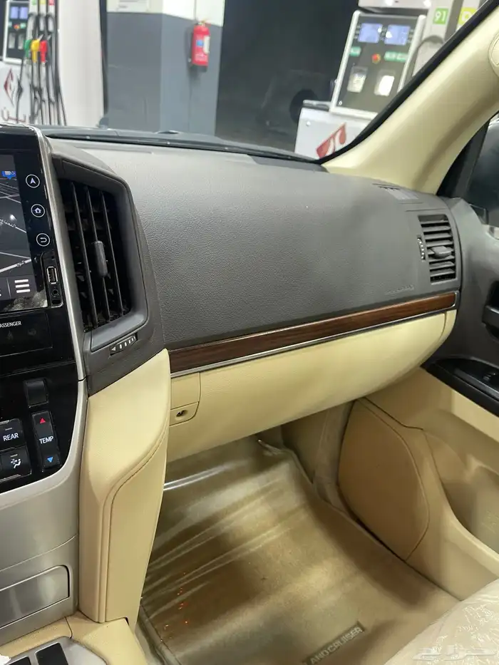 جيب لاندكروزر موديل 2017 وارد عبداللطيف جميل 41