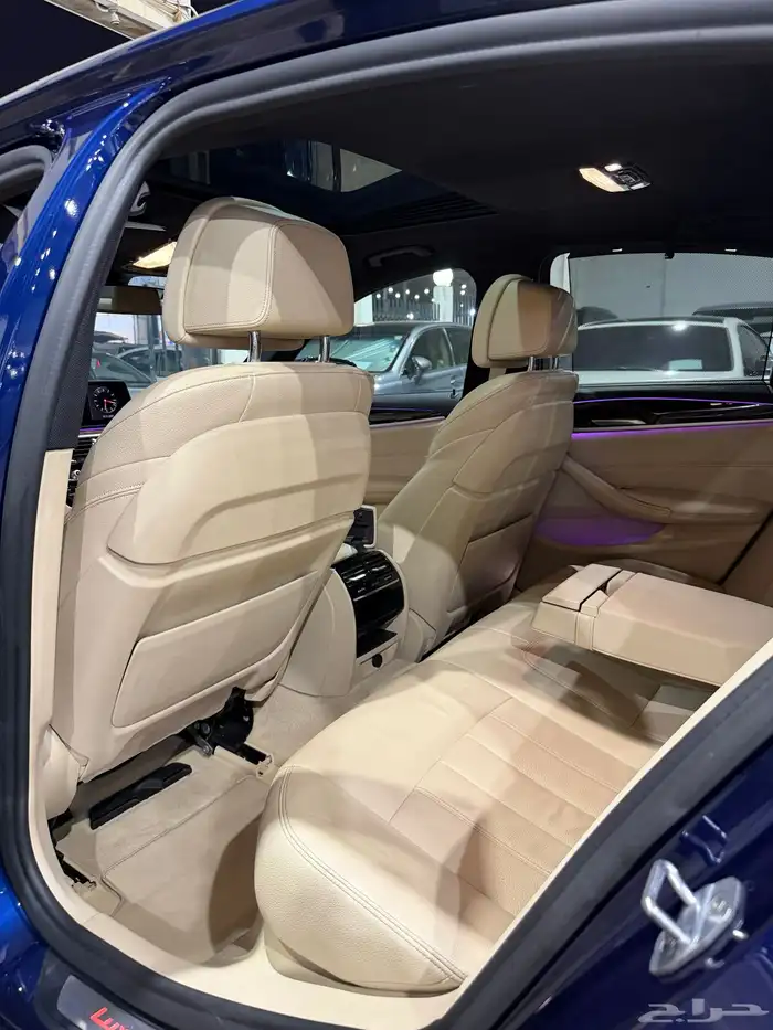 بي ام دبليو الفئة الخامسة 520i 2019 27