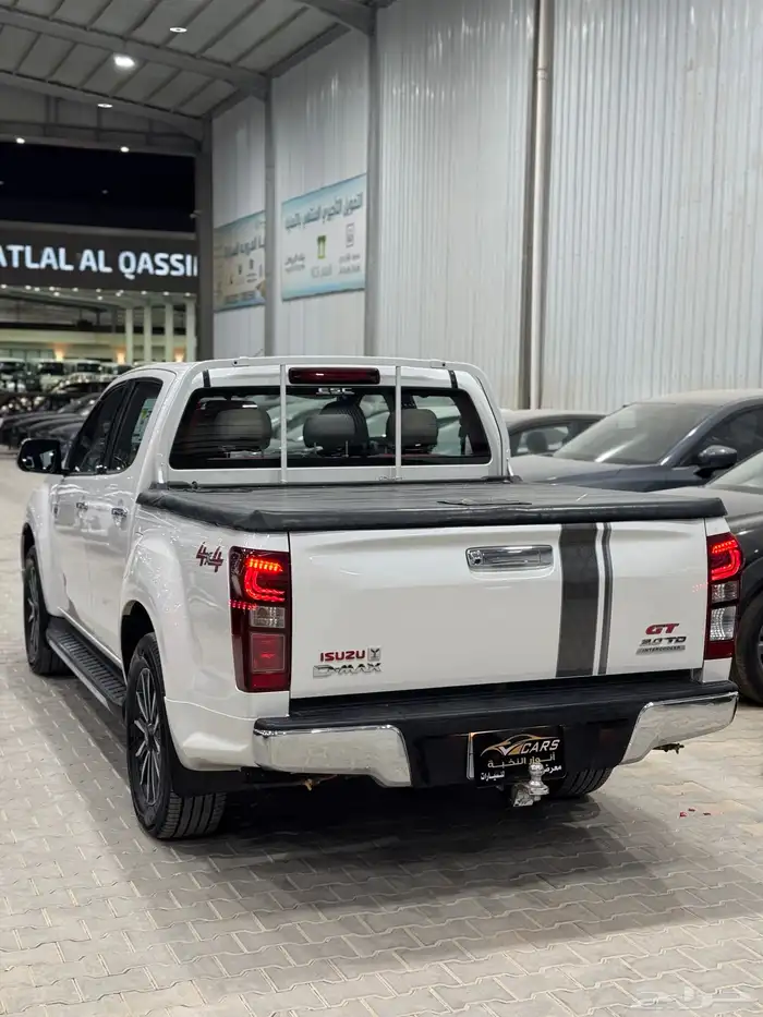 ايسوزو ديماكس 2020 عداد 122 الف كيلو - GT ديزل 3