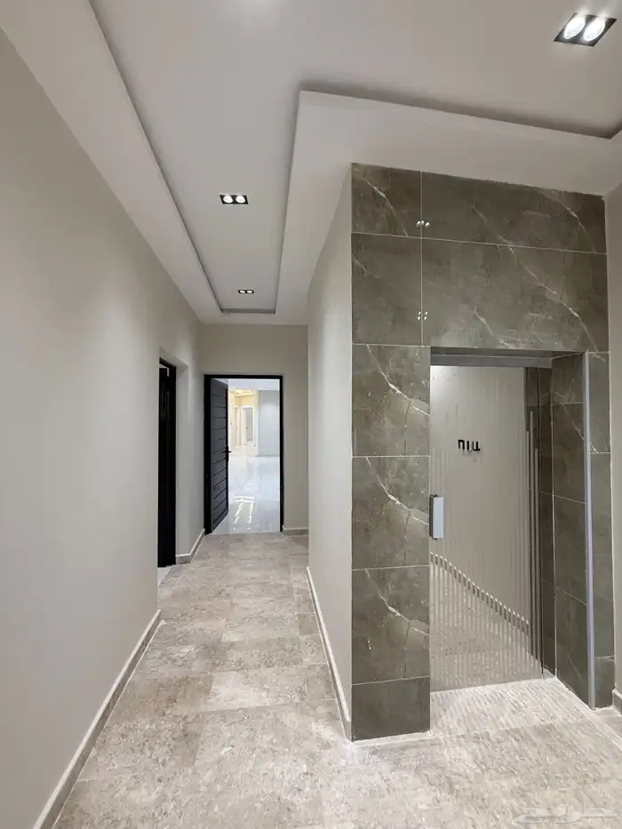 للبيع روف 9 غرف طريق أبها الخميس مقابل نادي ضمك بسعر 750الف 5