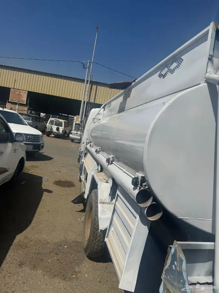 اعرض لكم دينا ميتسوبيشي 2002 وايت 4