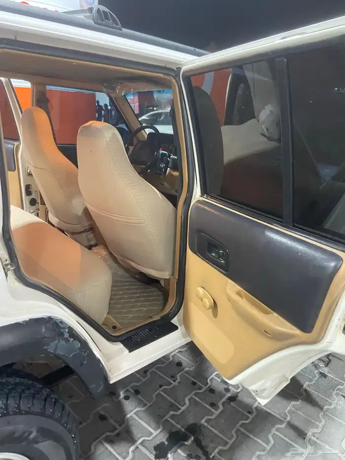 جيب شروكي 1997 32