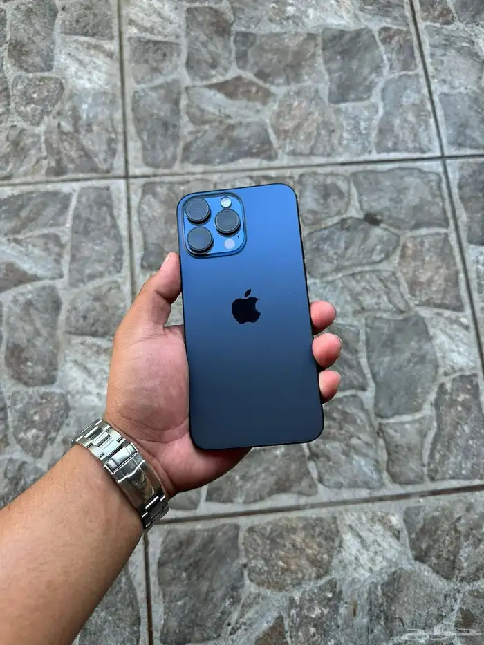 ايفون 15 برو ماكس 256 جيجا اللون الازرق بطاريه 86 0