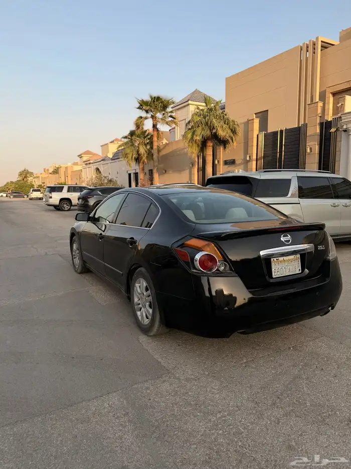 Nissan.-ALTIMA.-2011 3