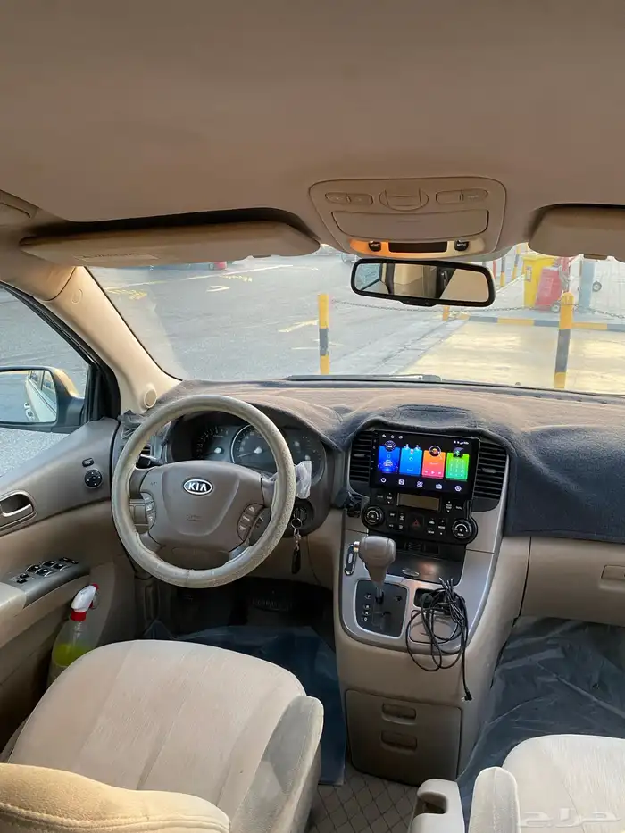 كيا كرنفال موديل 2011 6