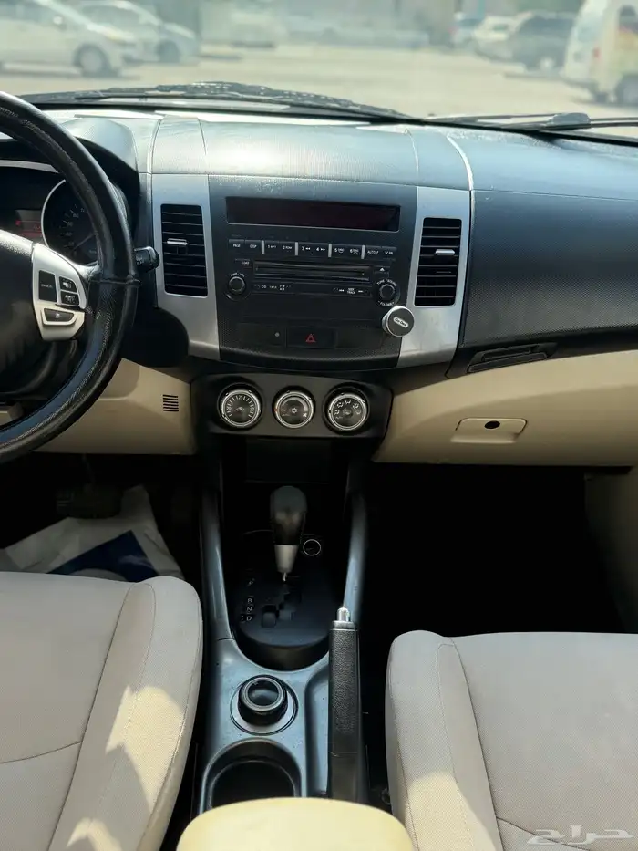 ميتسوبيشي اوتلاندر 2011 نضيف أربعه سلندر 16