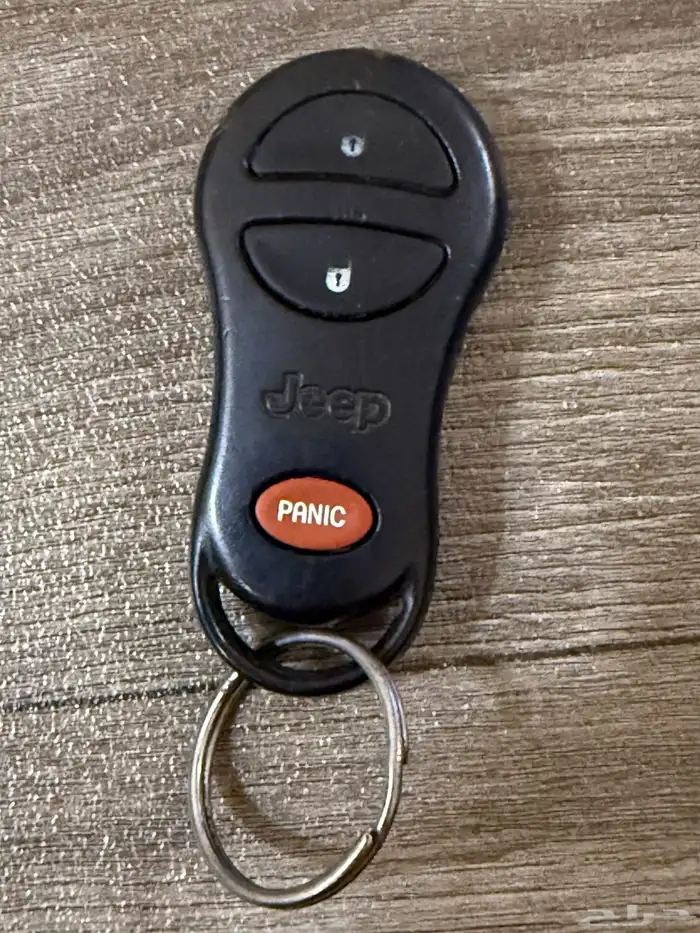 قاعدة بطاريه جيب شروكي وريموت اصلي وكاله 3