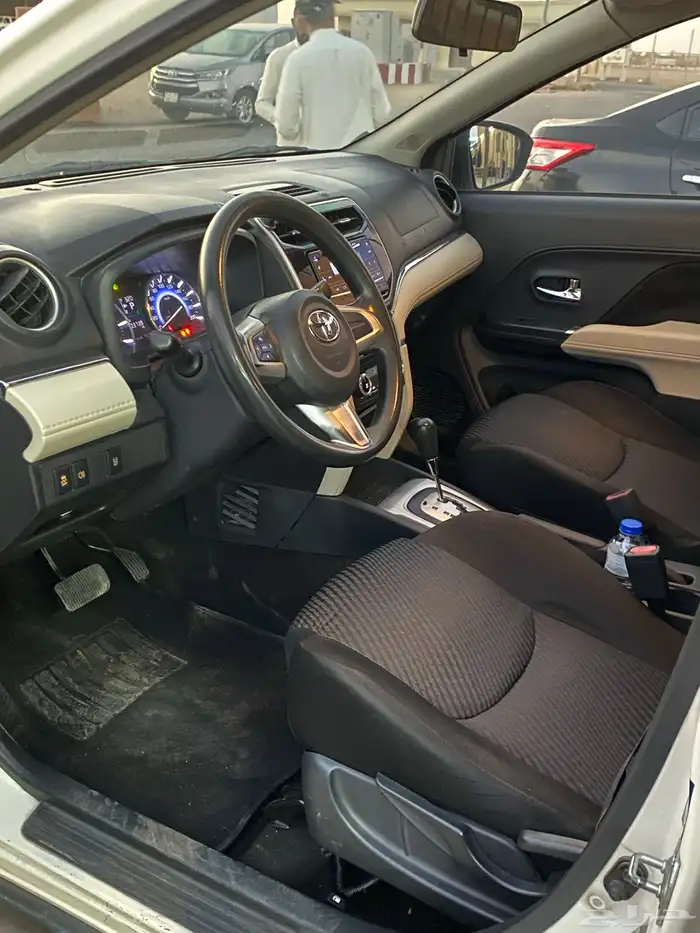 تويوتا راش 2020 نظيف جدا  وكالة 8