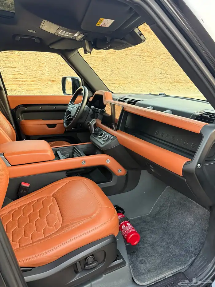 ديفندر 2020 V6 25