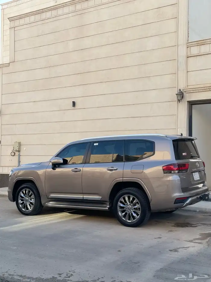 لاند كروزر رقم L4 2023 8