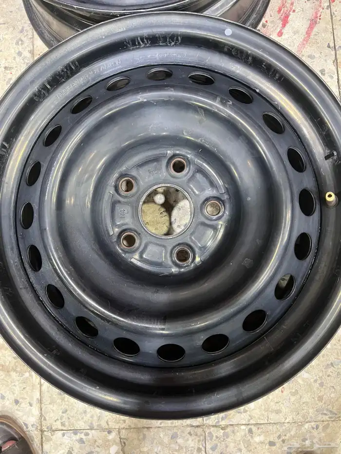 جنوط كامري سوح وكاله نازله من 2022 تركب من 13 الى 25 4