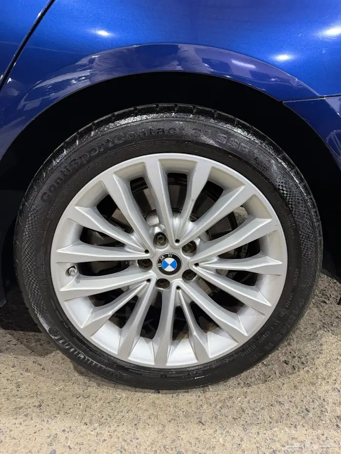 بي ام دبليو الفئة الخامسة 520i 2019 24