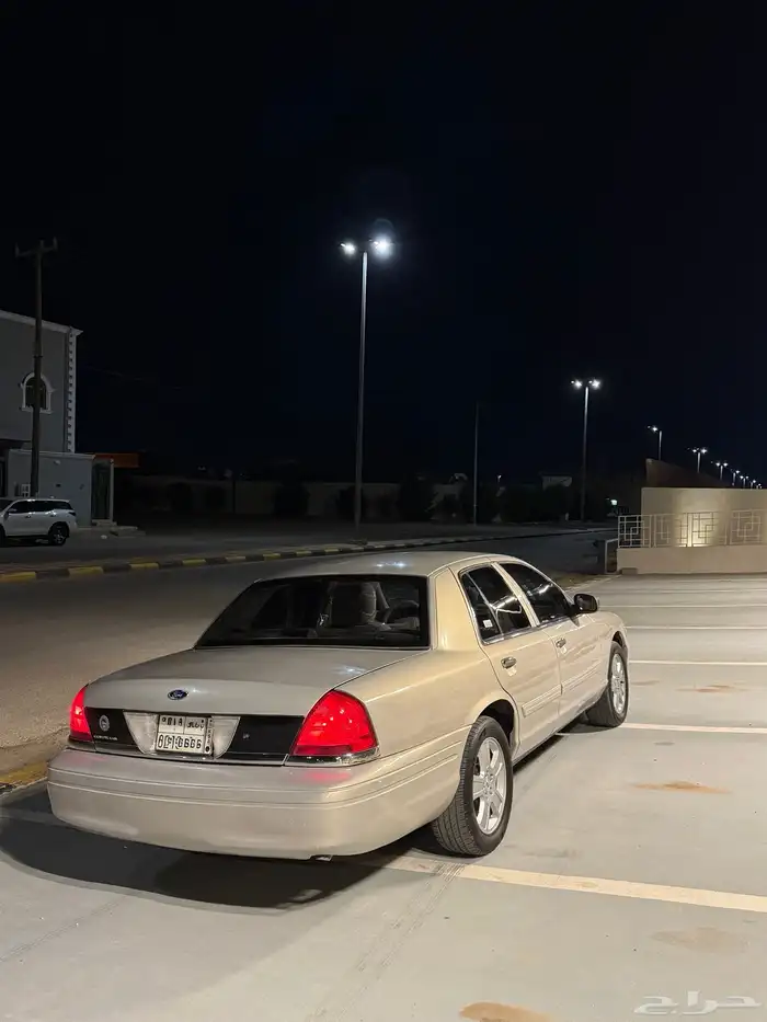 فورد فكتوريا بوليسي 2011 ( مخزن ) 5