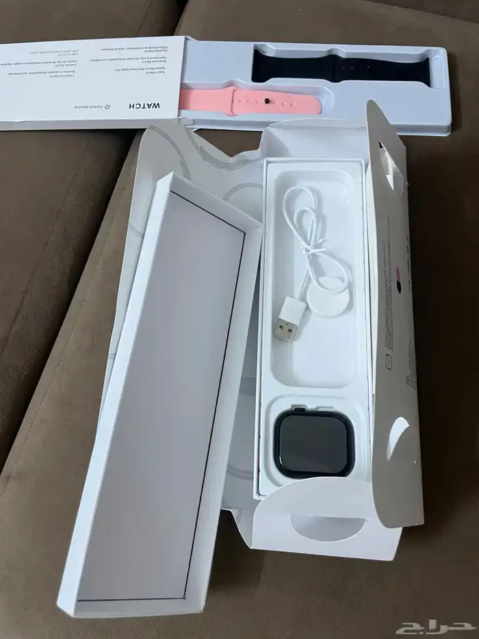 ساعة ذكية تشبه ساعة ابل 2