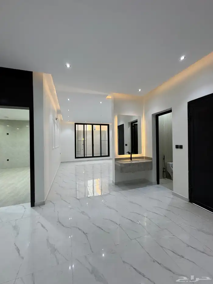 للبيع فيلا حي العزيزيه الخبر مساحه 480 م 15