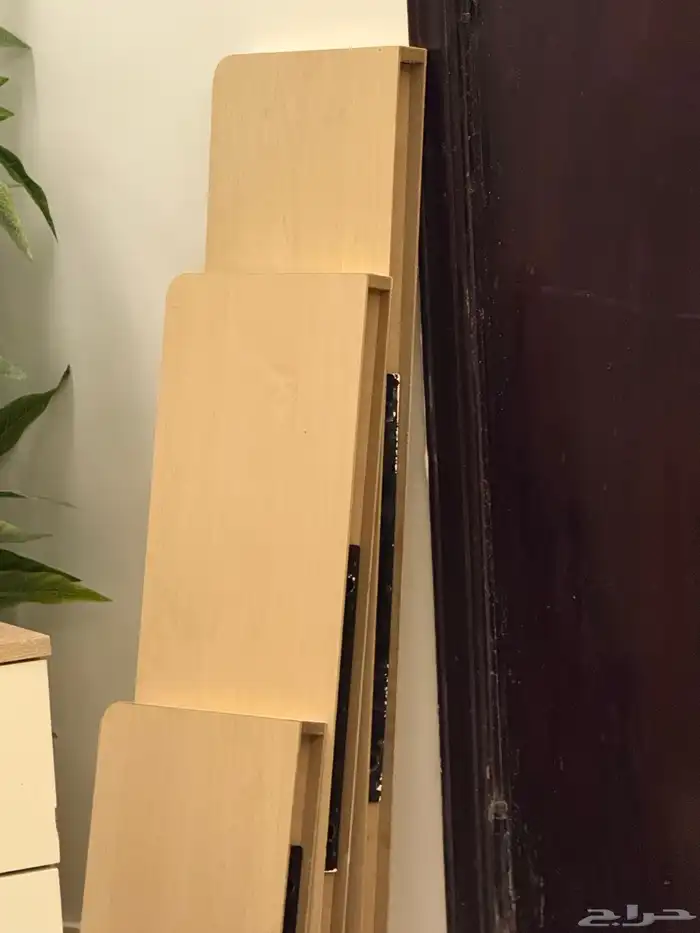 ثلاثه رفوف خشبيه 0