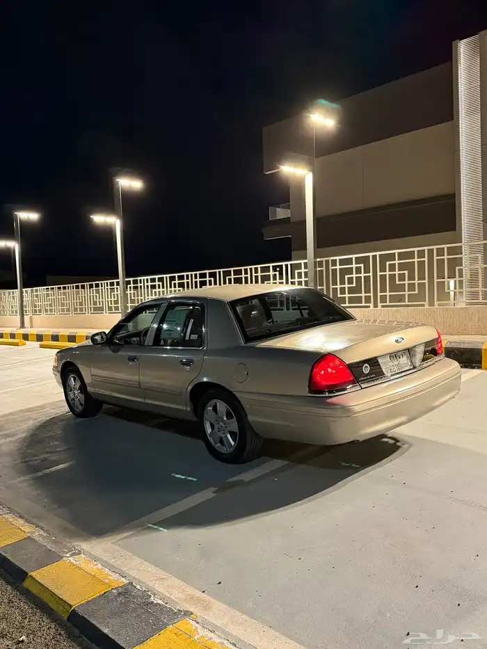 فورد فكتوريا بوليسي 2011 ( مخزن ) 7