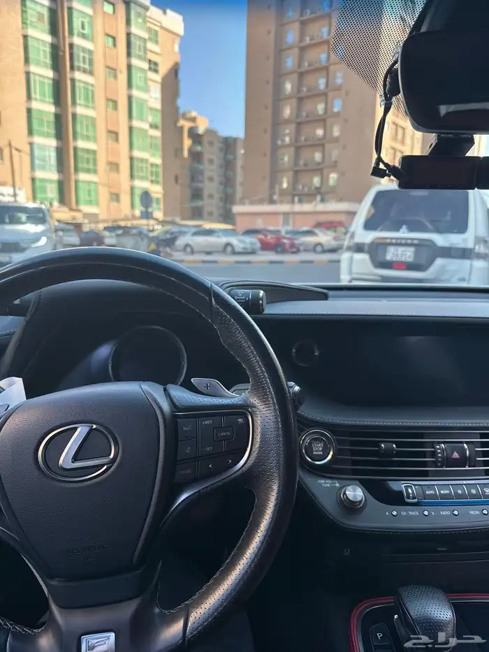 لكزس 2019 LS500 F Sport 10
