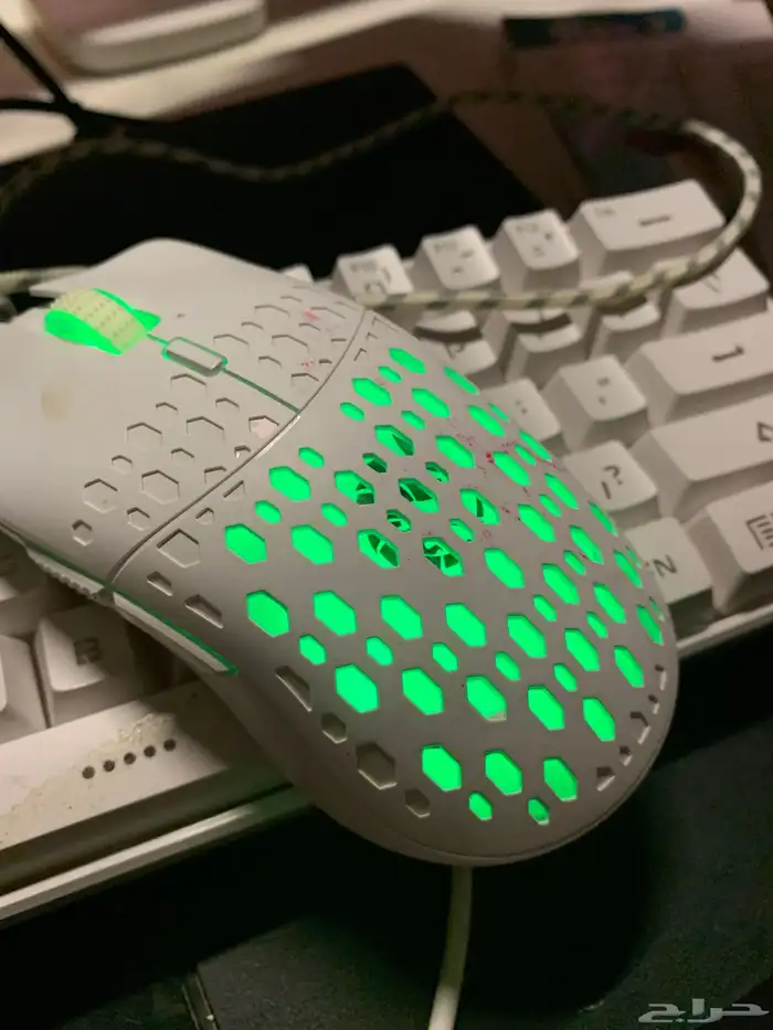 سوني فور مع شاشة 32 بوصة ويدتين 2