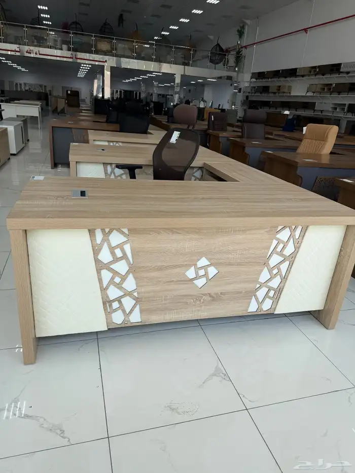 مكاتب ادراية فخمة جميع المقاسات 57