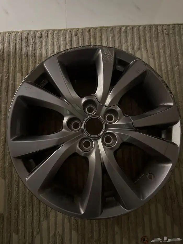 جنط مازدا cx30 مكسور من رصيف للبيع 0