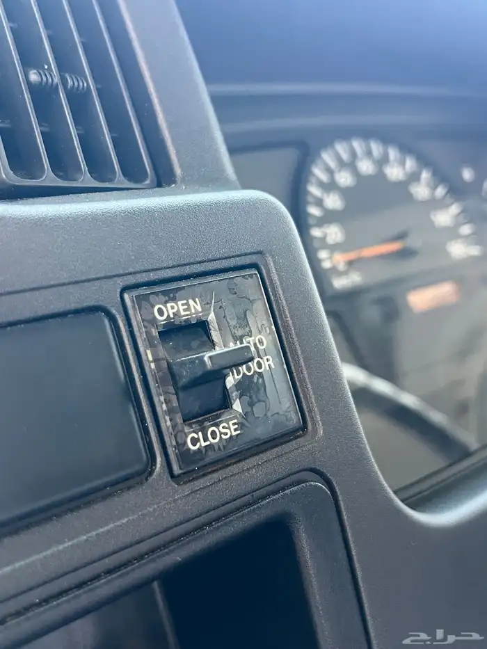 للبيع باص نيسان سيفيليان بنزين موديل 2010 ممشي قليل 22