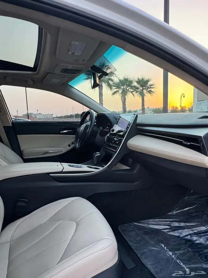 للبيع تويوتا افالون مديل 2022 7