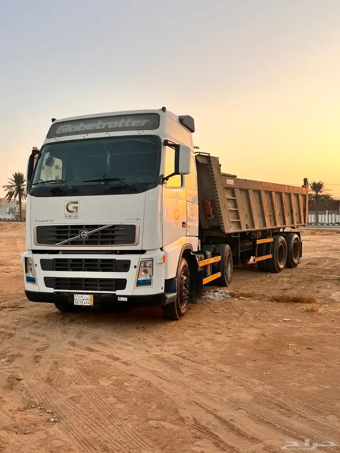 2 تريلات للبيع اكترس فلفو مع الصناديق 0