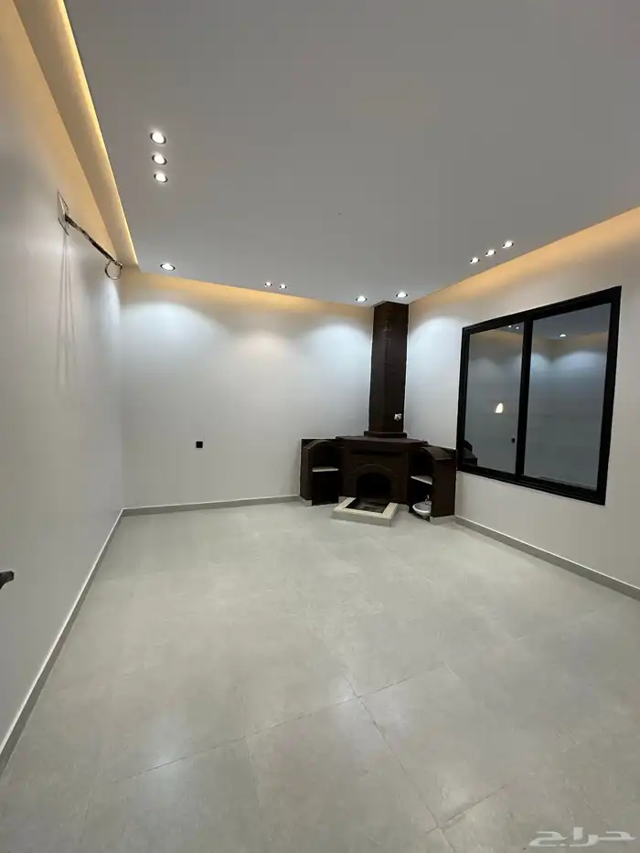 للبيع روفات وسيعة تبدا من 650 الف بالخميس 18