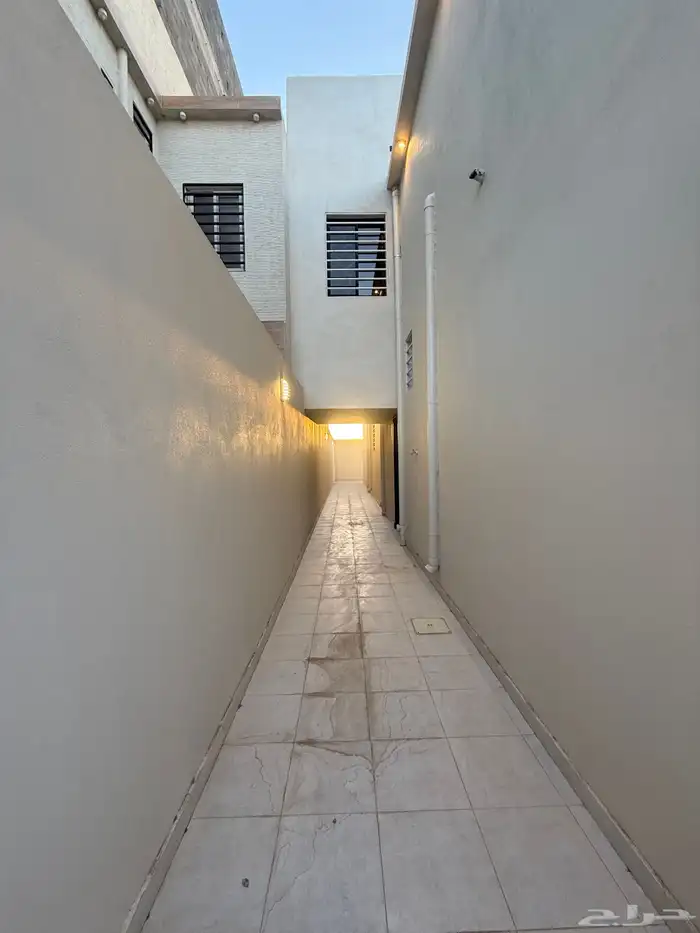 للبيع دور مستقل ارض كامله طريق الصناعيه خميس مشيط 850الف 18