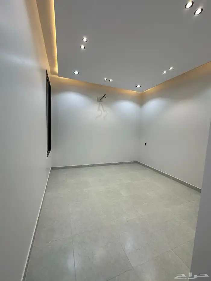 للبيع روفات وسيعة تبدا من 650 الف بالخميس 10