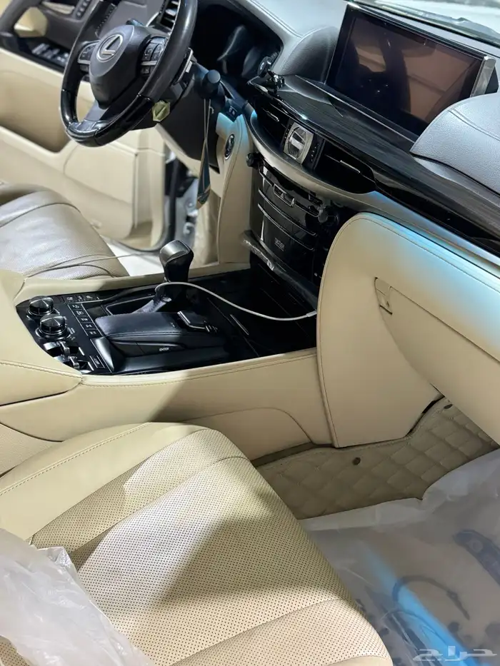 لكزس 2019 سعودي للبيع 19